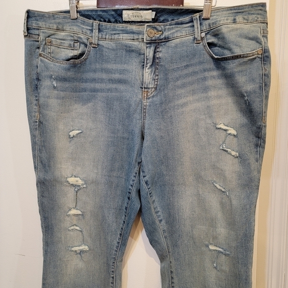 Torrid Light Wash Distressed Skinny Jeans Size 24R - Picture 3 of 17